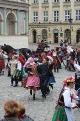 Imprezy w Poznaniu. Bicie rekordu w wycinaniu hołubców