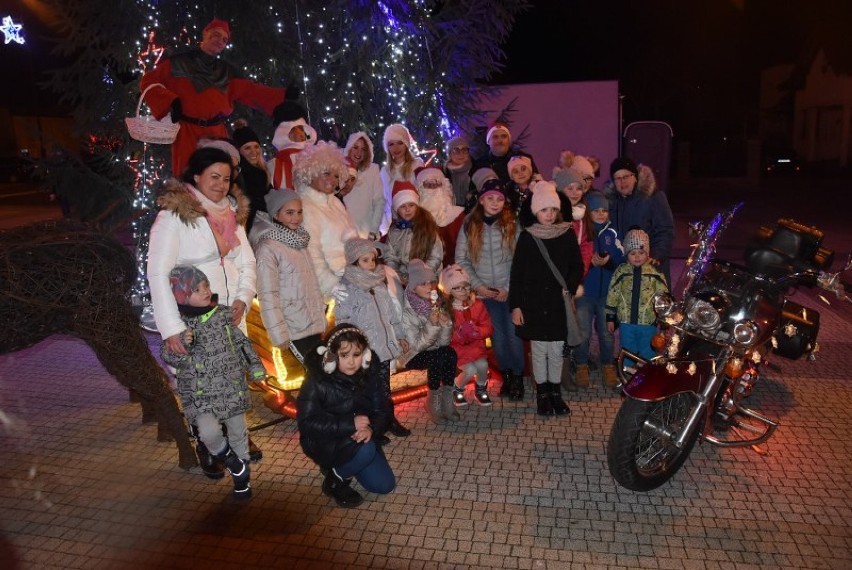 Nekla: Zamiast na saniach Mikołaj przyjechał do dzieci na motorze [FOTO, FILM]