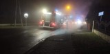 W Wieprzu i Targanicach światła latarni we mgle zrobiły wrażenie pożaru. Interweniowała straż pożarna [ZDJĘCIA]