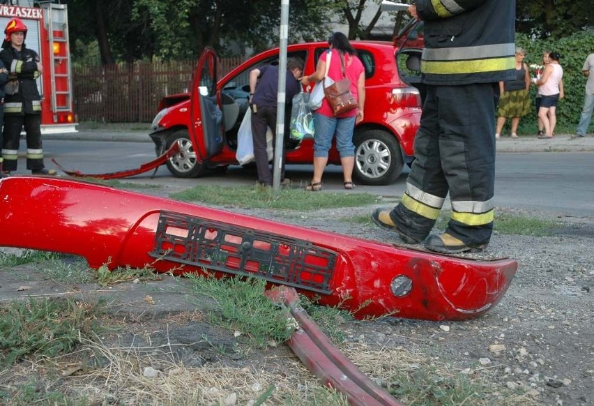Kolizja w Czechowicach-Dziedzicach: Uszkodzone samochody, jedna osoba ranna