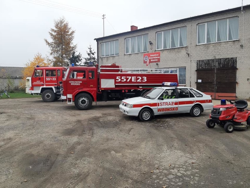 Strażacy z Wrońska mają nowy wóz pożarniczy. Po dwóch miesiącach od odnowienia Jelonek jest już gotowy do wyjazdu na akcję ZDJĘCIA