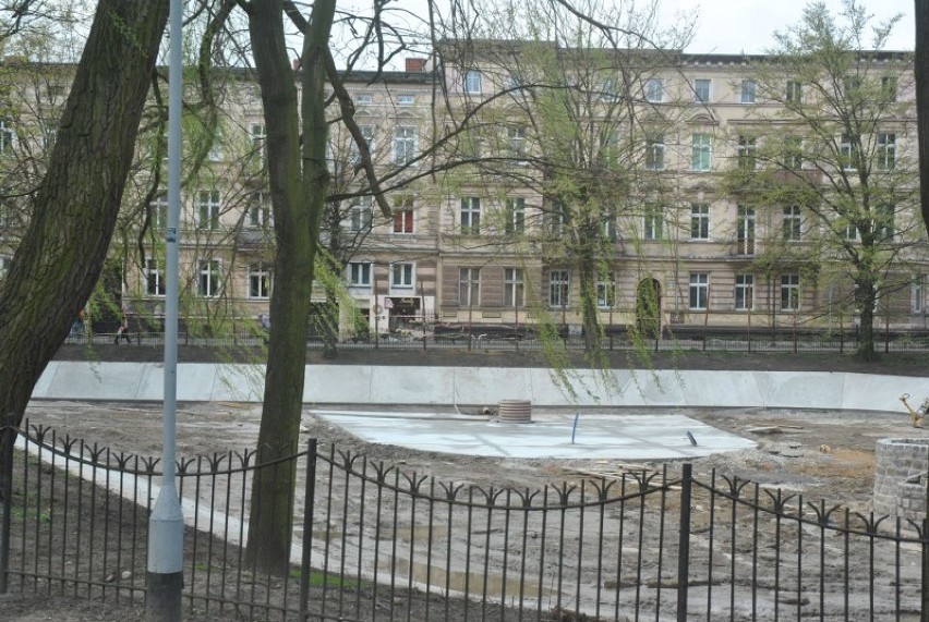 Plac Kościuszki w Lesznie - rewitalizacja ma zakończyć się w czerwcu [FOTO]