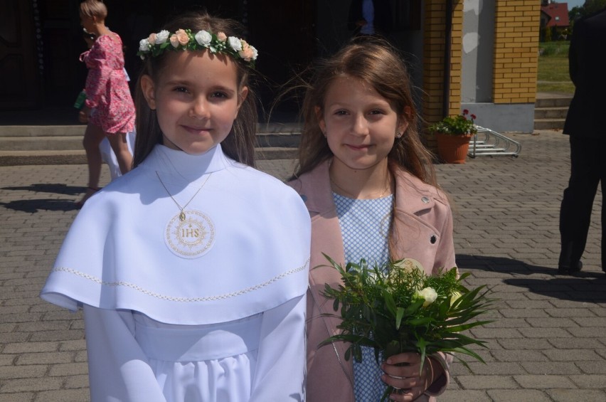 Pierwsza Komunia Święta w parafii pw. św. Faustyny w...
