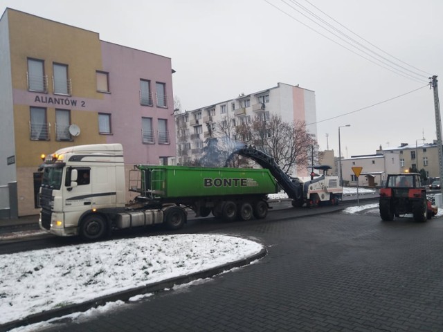 Prace na ul. Aliantów w Żninie, jeżeli pozwoli pogoda, zostaną ukończone jeszcze w listopadzie.