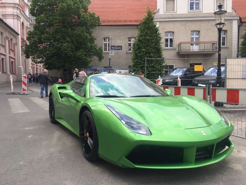 Zielone Ferrari 488 GTB skradzione w Mielnie było widziane w Szwecji?! 
