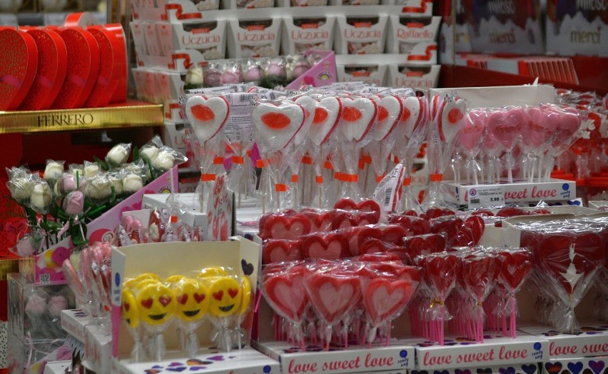 Walentynki w radomskim hipermarkecie E.leclerc. Jaki prezent możesz kupić na święto zakochanych - zobacz zdjęcia