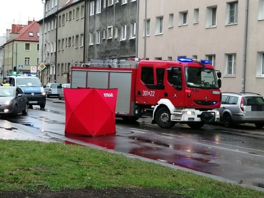 Nie żyje starsza kobieta. Zamknięta droga, utrudnienia w...