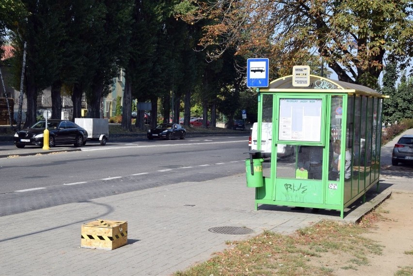 Nowe tablice elektroniczne, automaty do biletów na...