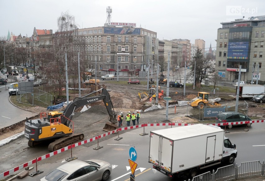 Prace rozbiórkowe na placu Szarych Szeregów. Zobaczcie, jak idą roboty [ZDJĘCIA] 