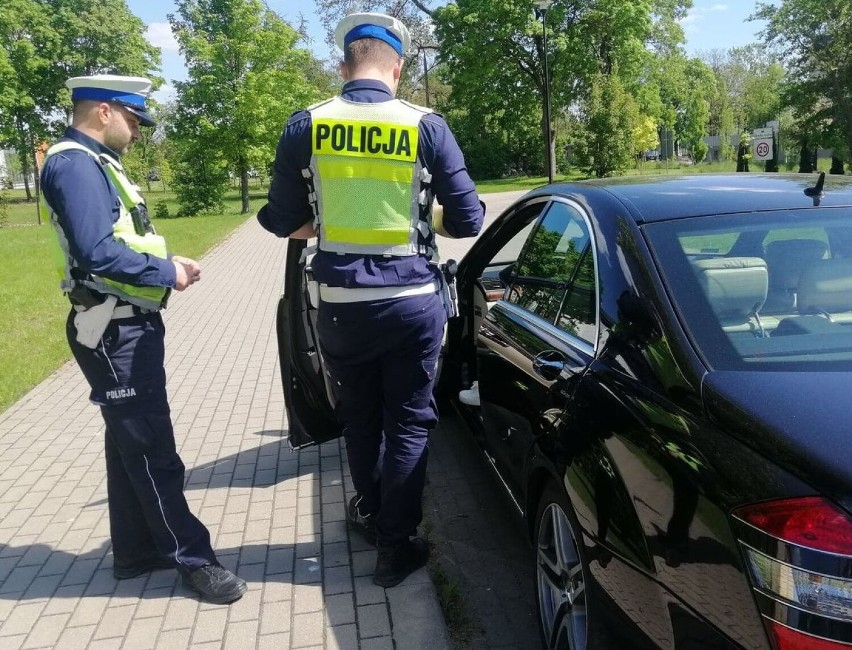 Policja kontroluje kierowców z powietrza      