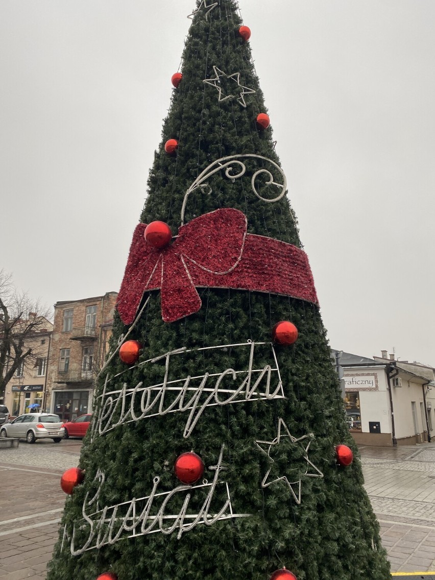 Bożonarodzeniowa choinka na rynku w Olkuszu