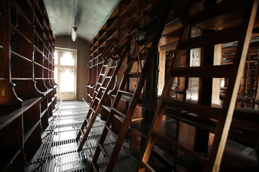 Opuszczony gmach dawnej Biblioteki Uniwersyteckiej przy ul....
