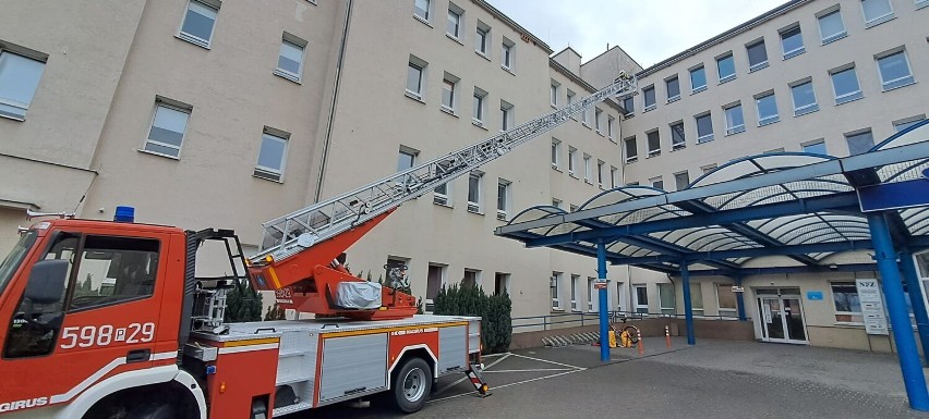 Szamotulski szpital obiektem strażackich manewrów 