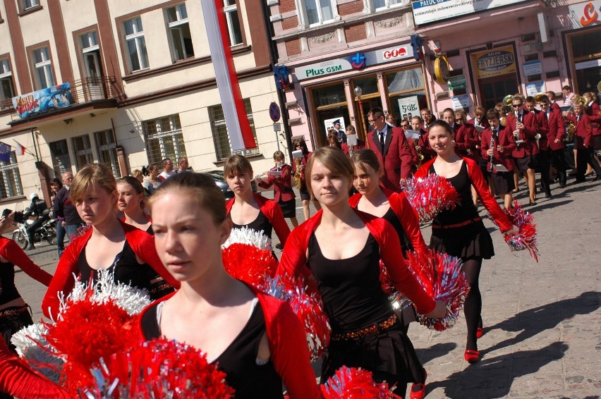 Wojewódzkie Święto Flagi 2009 w Żninie. Powspominajmy! [zdjęcia]