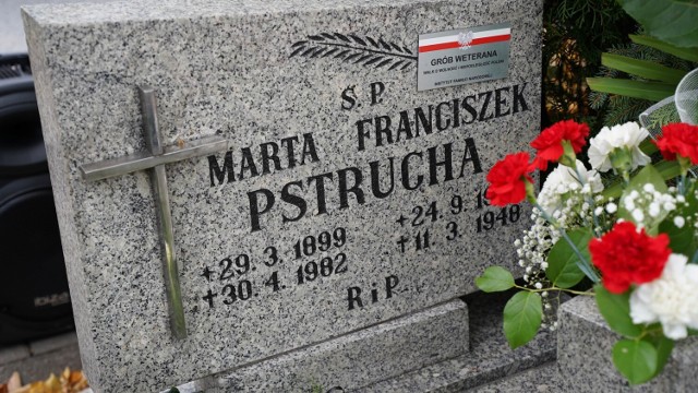Śp. Franciszek Pstrucha w latach 1919-1921 należał do Polskiej Organizacji Wojskowej Górnego Śląska.