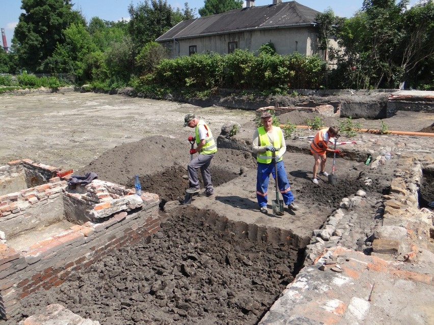 Prace archeologiczne w centrum Radomska. Najpierw...