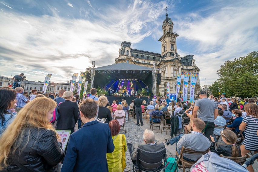 Nowy Sącz. Finałowy koncert XVII Międzynarodowego Festiwalu Piosenki Dziecięcej „Skowroneczek” [ZDJĘCIA]