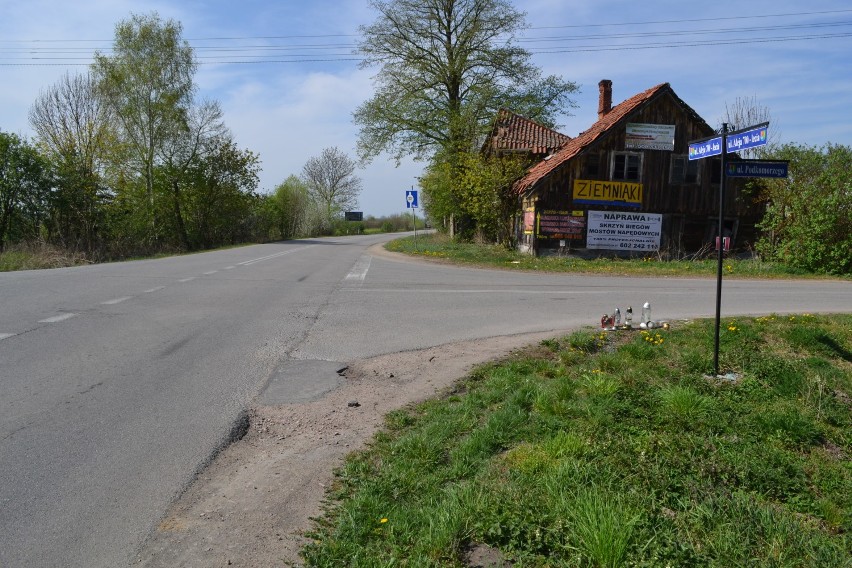 Mieszkańcy napisali petycję, bo domagają się poprawy bezpieczeństwa na skrzyżowaniu w miejscowości Trutnowy [ZDJĘCIA]