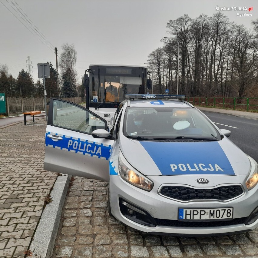 Pandemia koronawirusa Covid-19. Myszkowscy policjanci prowadzą kontrole ZDJĘCIA