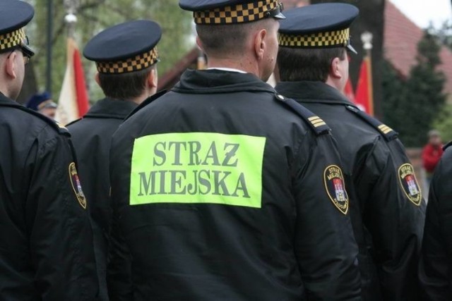 Prezydent Włocławka odpowiedział na interpelację radnego odnośnie testów na koronawirusa wśród wszystkich strażników miejskich