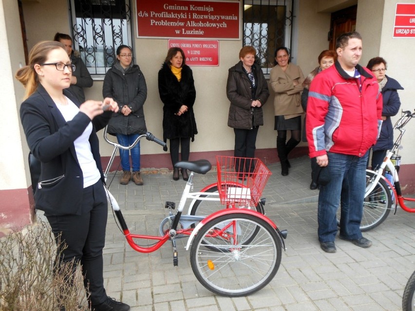 PCK rozdał rowery dla osób niepełnosprawnych