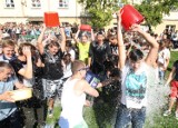 Ice Bucket Challenge w kieleckim liceum imienia Julisza Słowackiego (WIDEO, zdjęcia)