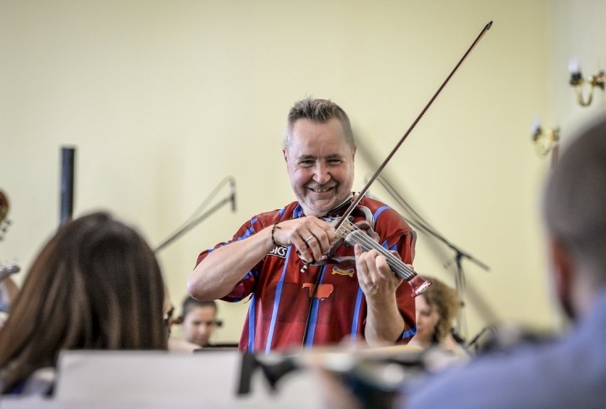 Nigel Kennedy z Cappellą Gedanensis w Gdańsku

Rok temu w...