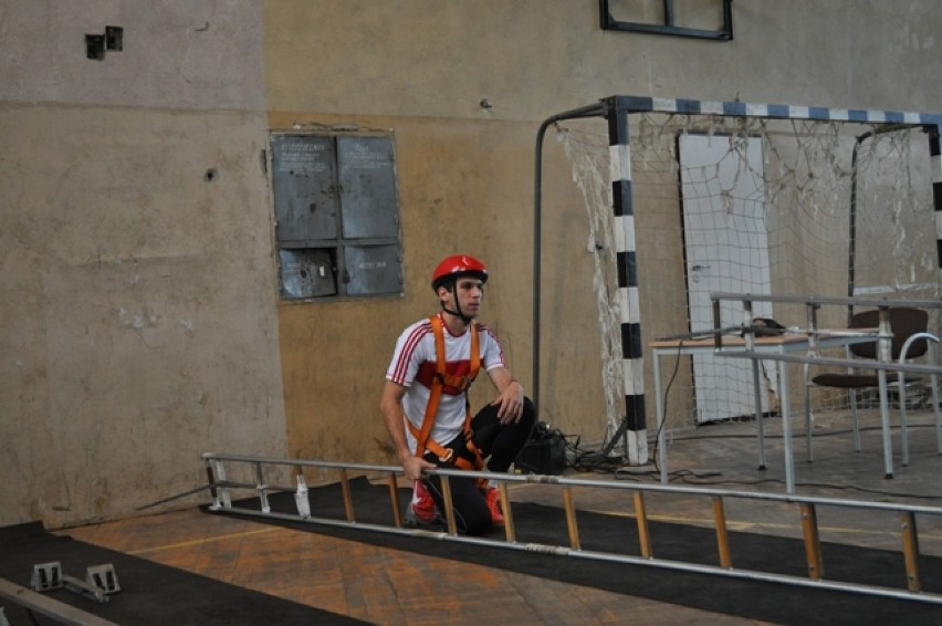 Śrem: strażackie zawody w wyścigu z drabiną hakową
