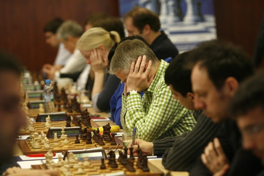 Grają w szachy o mistrzostwo w Legnicy (FOTO)