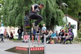 SkateBoat Targowa Street: deskorolki opanowały łódzką Filmówkę [zdjęcia+wideo]