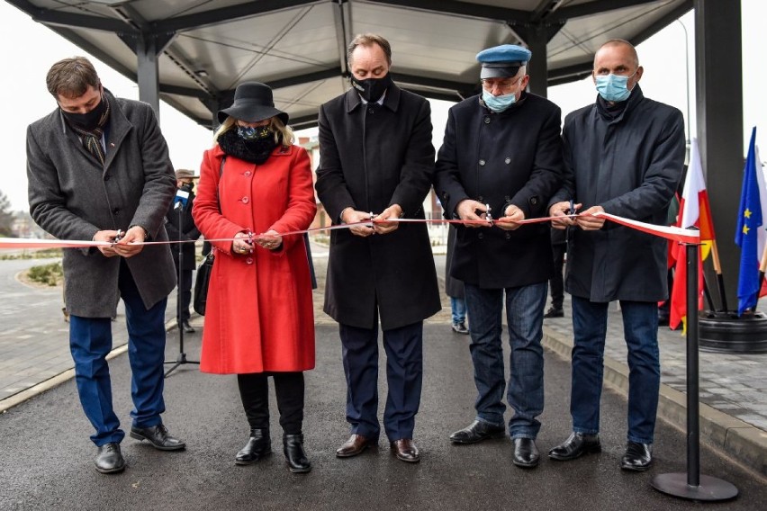 Parking przy Dworcu PKP w Kościerzynie już otwarty! Jest więcej miejsc do parkowania [ZDJĘCIA]