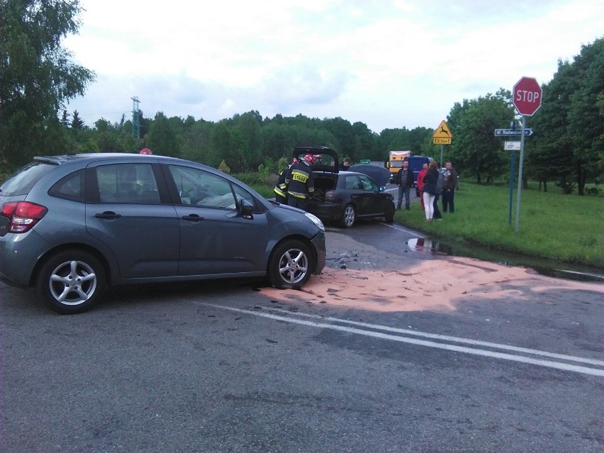 Wypadek w Bobrku pod Oświęcimiem. Trzy samochody uszkodzone [ZDJĘCIA]