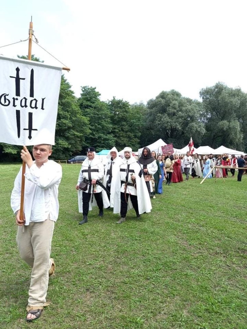 Drużyny Rycerskiej „Graal” z Płocka, do której należy Sylwia...