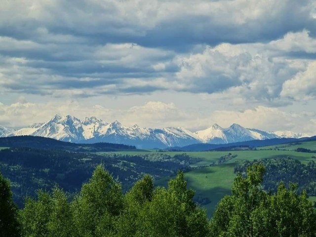 Niesamowite widoki z gminy Muszyna na słowackie Tatry