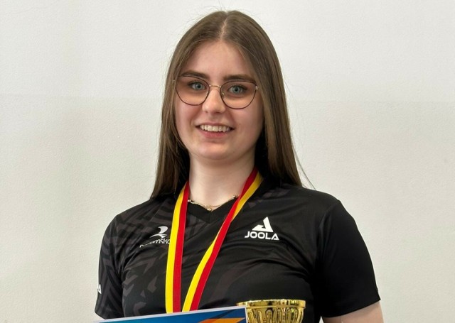 Kinga Więcławska, tenisistka UMLKSD Radomsko zdobyła brązowy medal Mistrzostw Województwa Młodzieżówek