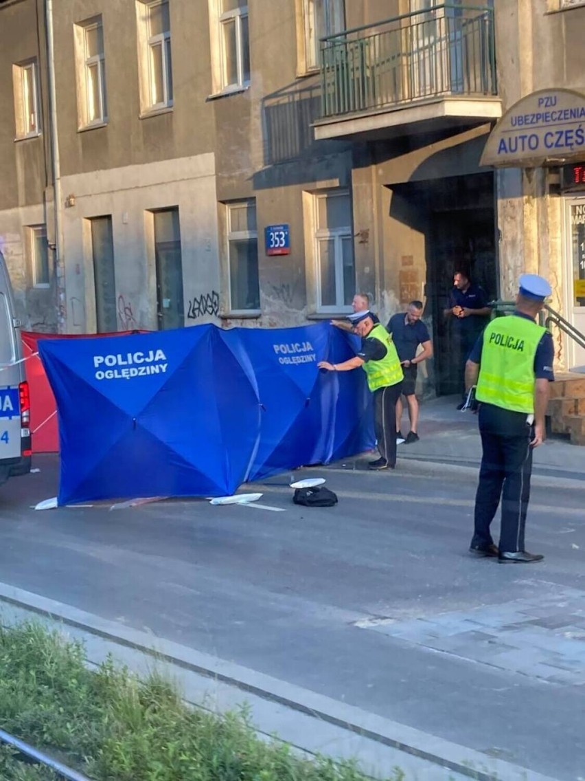 Śmiertelny wypadek na ulicy Grochowskiej w Warszawie. Zatrzymano kierowcę osobówki, który ukrywał się przed policją. Usłyszy zarzuty