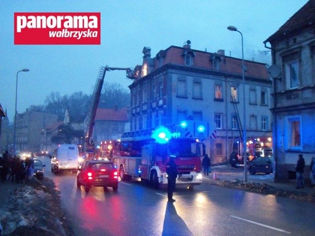 Pożar mieszkania w budynku wielorodzinnym przy ul. 11 Listopada 31 w Wałbrzychu