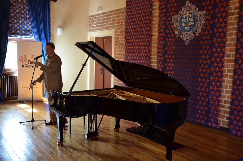 Fortepianowy koncert na 100-lecie niepodległości w Uniejowie