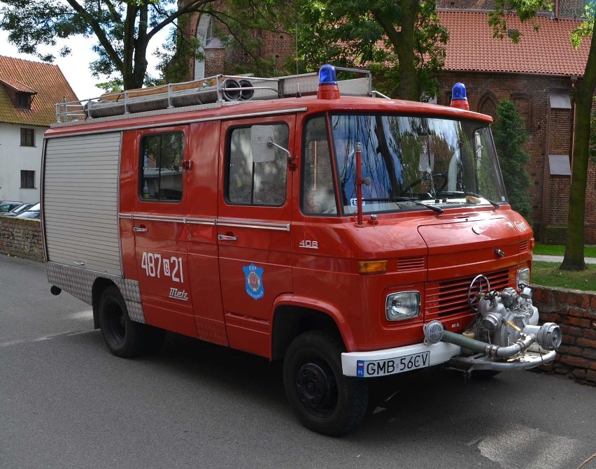 Nowy Staw: Dożynki powiatu malborskiego 2012. Pogoda nie rozpieszczała uczestników