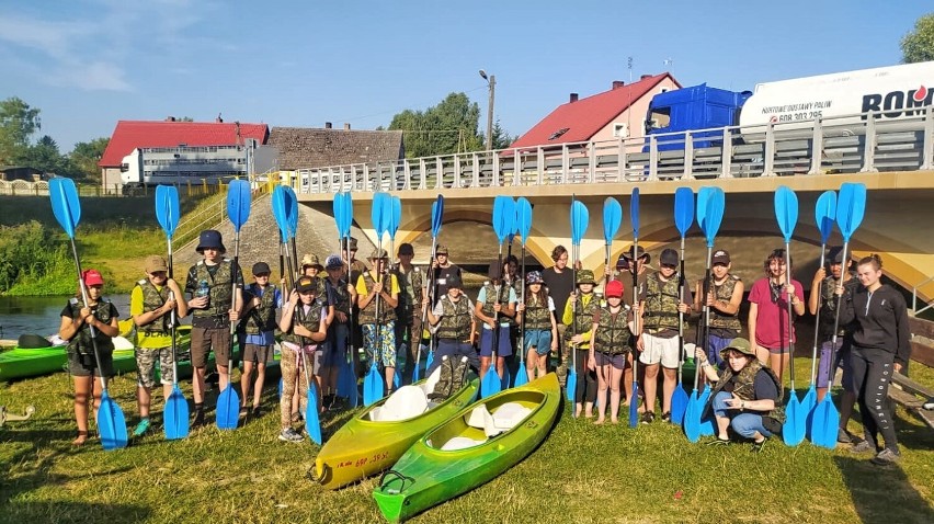 Obóz survivalowy w Wąsoszkach "U Króla" to prawdziwa szkoła przetrwania. Kolejna, letnia edycja gwarantuje niezapomniane wrażenia. 