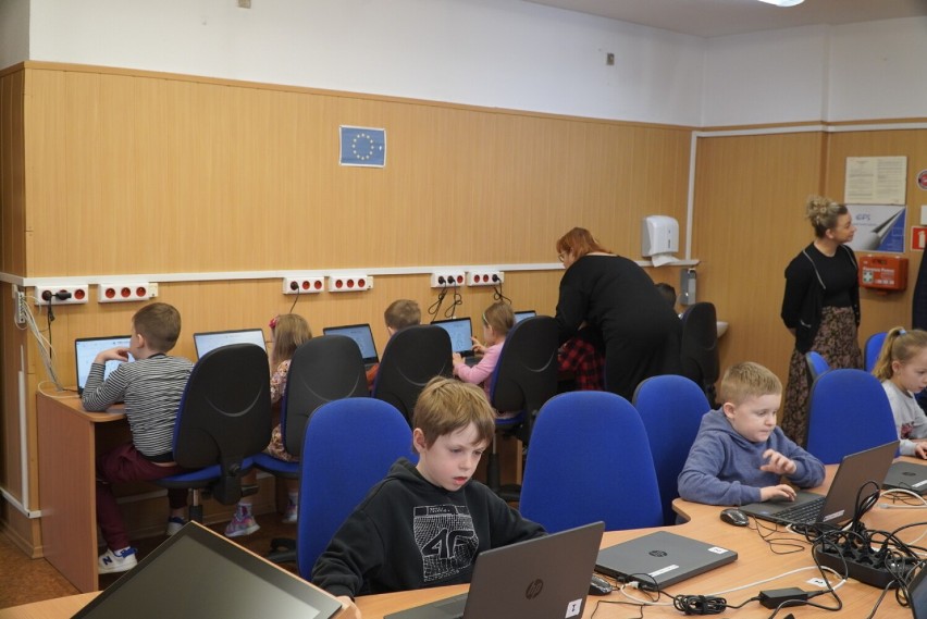 Dzieci z SP 3 w Raciborzu wygrały mobilną pracownię komputerową