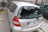 W Kaliszu wandal uszkodził kilka aut zaparkowanych na ulicy Ludowej, Urzędniczej i Staszica [FOTO]