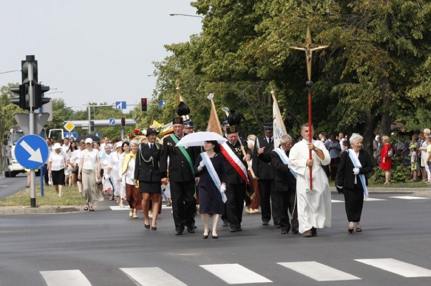 Boże Ciało 2019.  Przeszli w procesji ,  do ołtarzy ustawionych w Koninie .