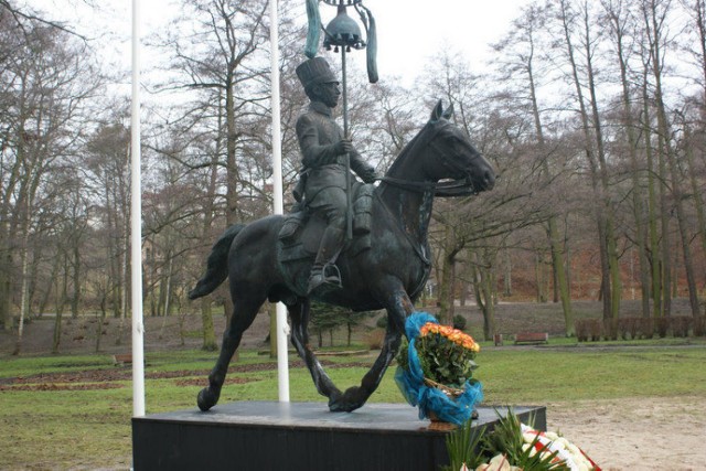 Pomnik Tatara RP w dniu odsłonięcia.
Fot. Stefania Najsarek.