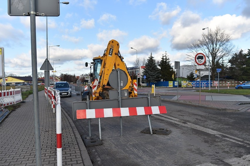 Leszno. Remont przejazdu kolejowego na 1 Maja. Tym razem wygląda to bardzo dobrze [ZDJĘCIA]