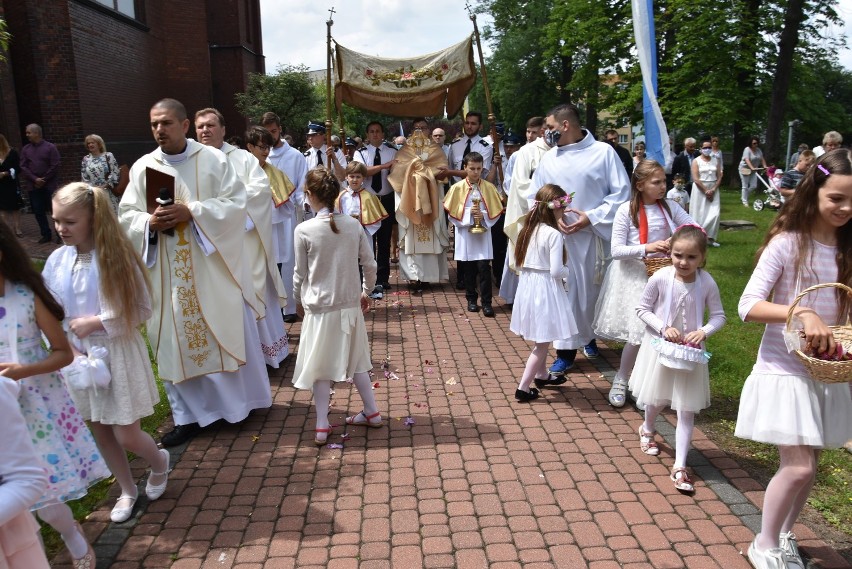 Myszków. Procesja Bożego Ciała w czasie pandemii koronawirusa [ZDJĘCIA]