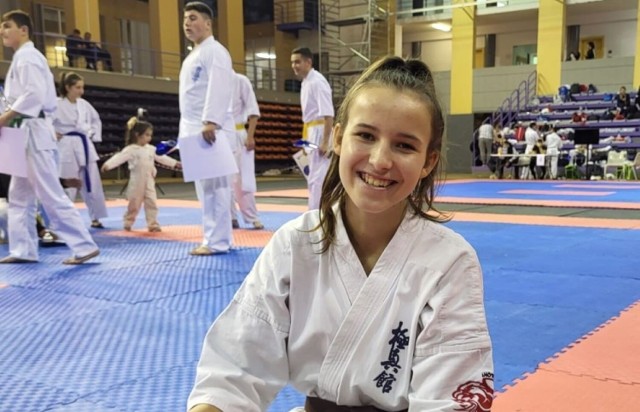 Wspaniale zaprezentowała się na mistrzostwach Oliwia Trybuś z Inowrocławskiego Klubu Kyokushin. W kategorii kumite dziewcząt 16-17 lat (50kg) inowrocławianka zajęła wysokie trzecie miejsce