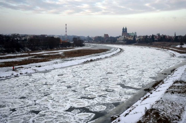 Poznań skuty lodem wygląda niesamowicie!