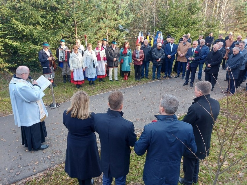 Z Karsina do Dębowca można już pojechać ścieżką rowerową. Nowa trasa została oficjalnie otwarta [ZDJĘCIA]