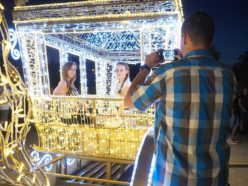 Festiwal Barokowe Ogrody Sztuki uruchomił na dziedzińcu...